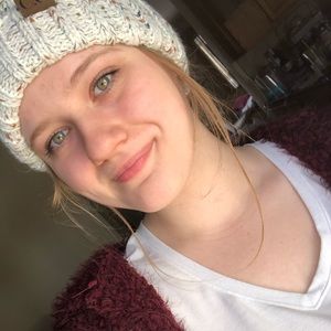 Meet your Posher, Abigail